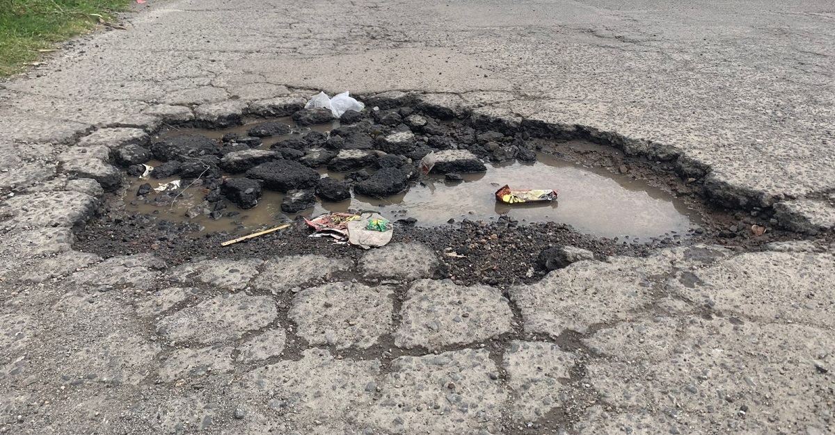 Baches una constante en las calles de Toluca