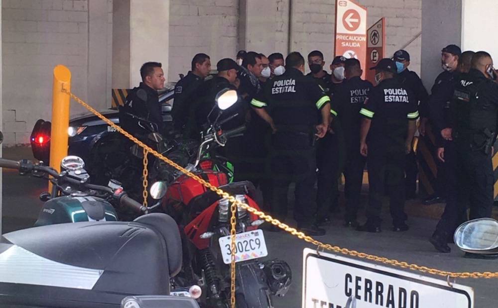 Video: Se desata pánico por balacera en Plaza Aragón, en Ecatepec