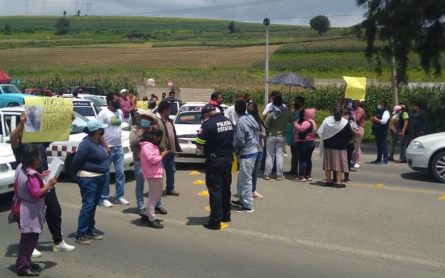 Bloquean la Tenango-Tenancingo; por desaparición de Heriberto Camacho