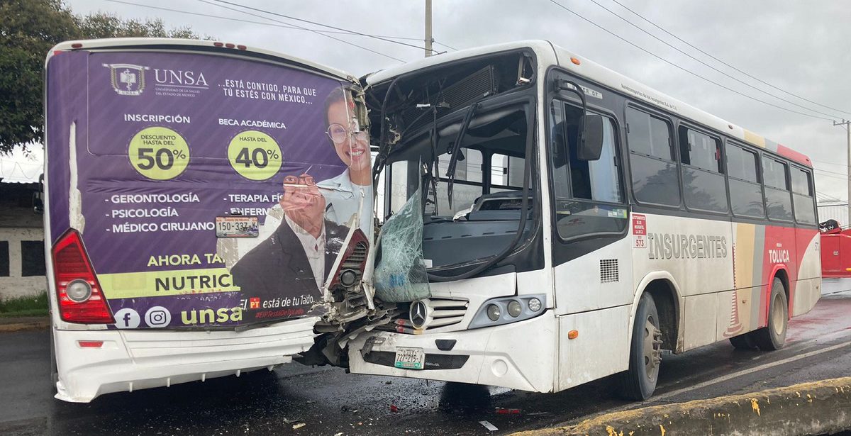 Video: Encontronazo entre dos camiones de pasajeros deja 20 lesionados