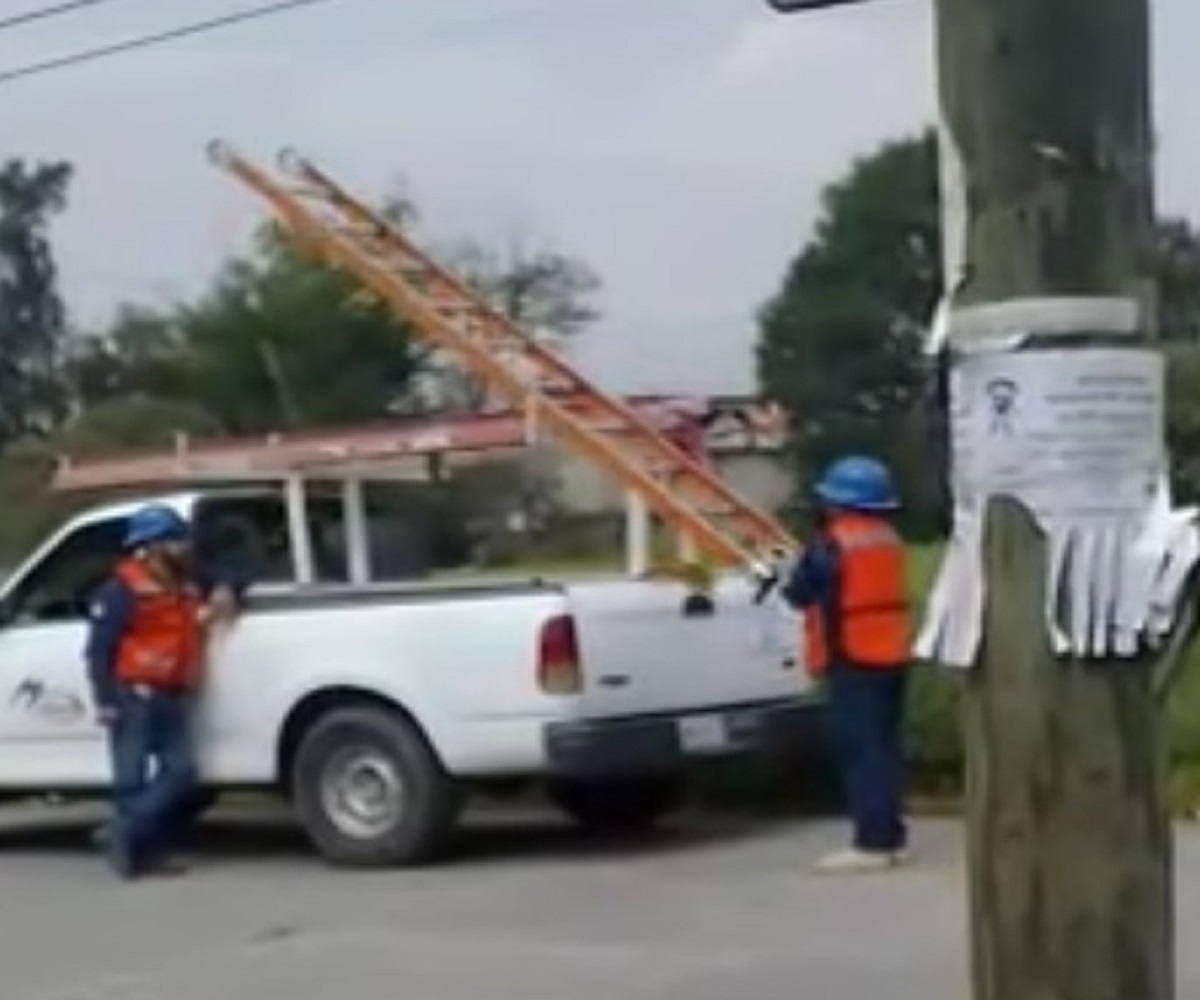 Video: Supuestos inspectores de CFE se llevan candados de seguridad medidores de luz para extorsionar en Tultitlán