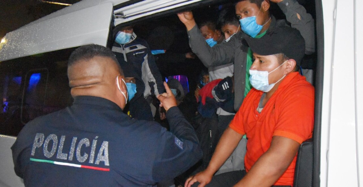 Video: Detectan a 25 migrantes a bordo de una combi en Ecatepec