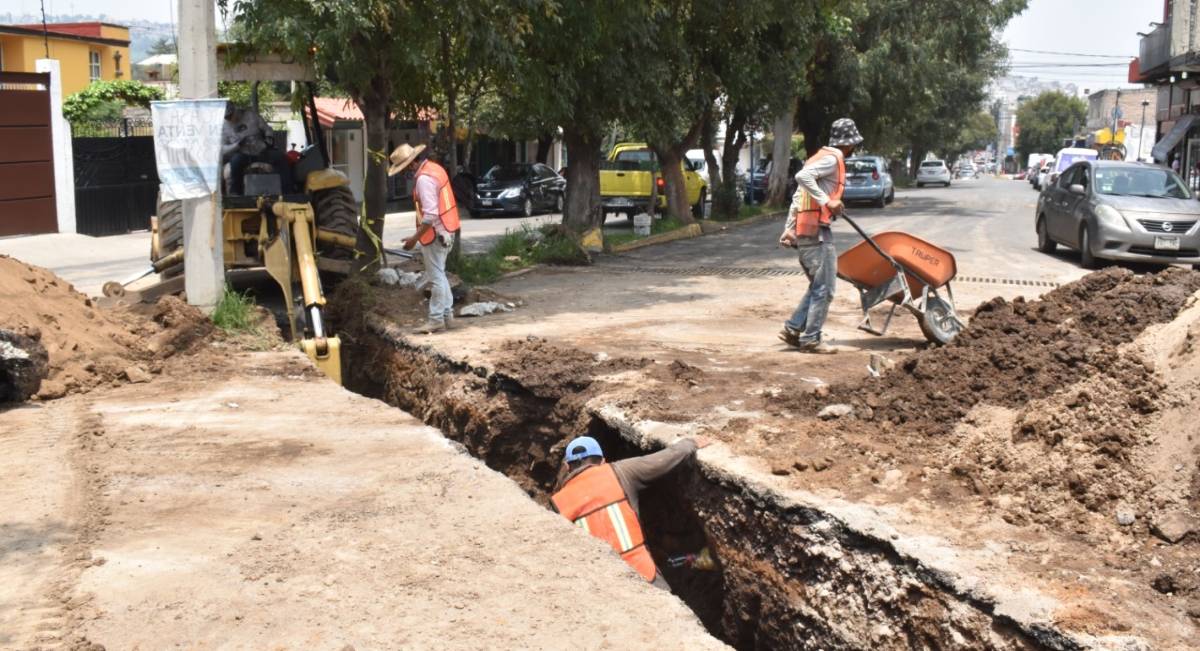 reparan líneas de agua