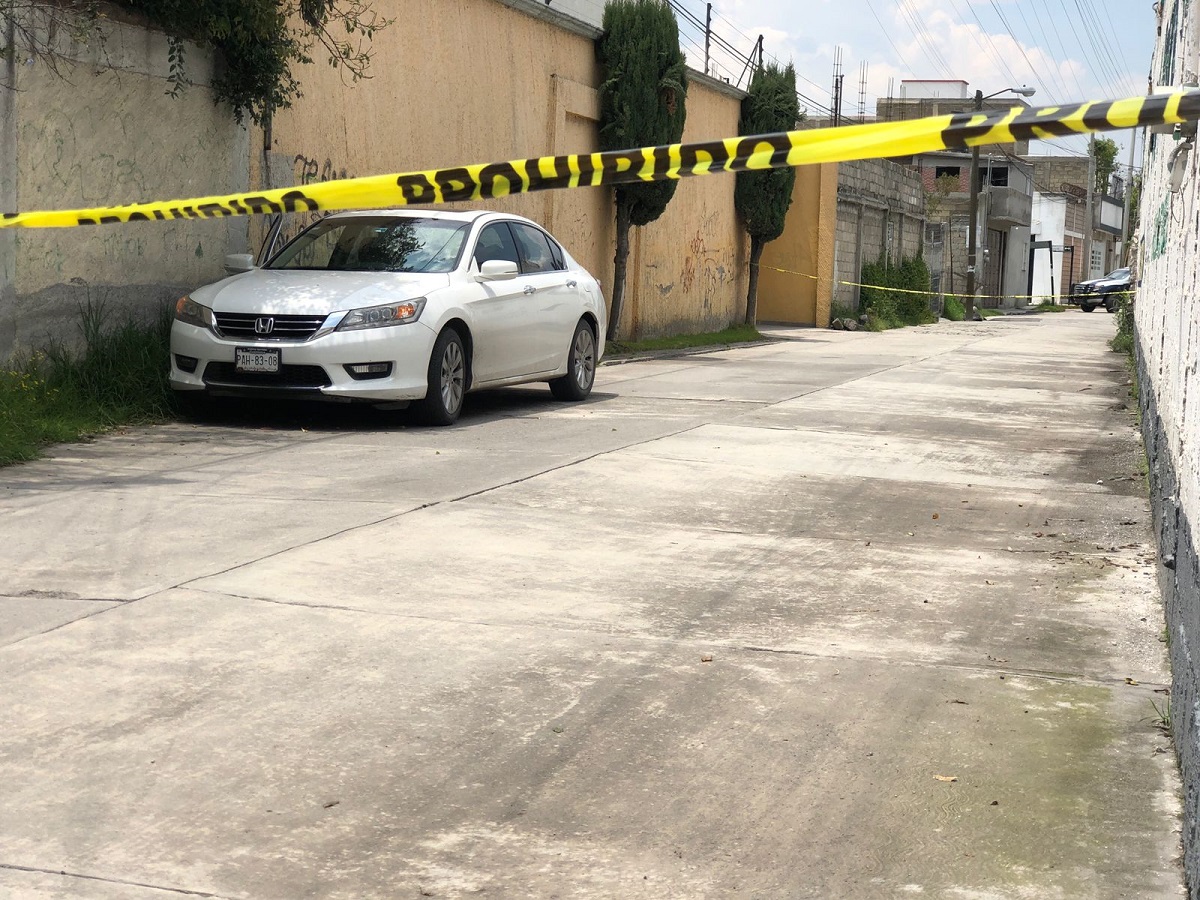 Encuentran cuerpo sin vida al interior de un vehículo en San Mateo Atenco