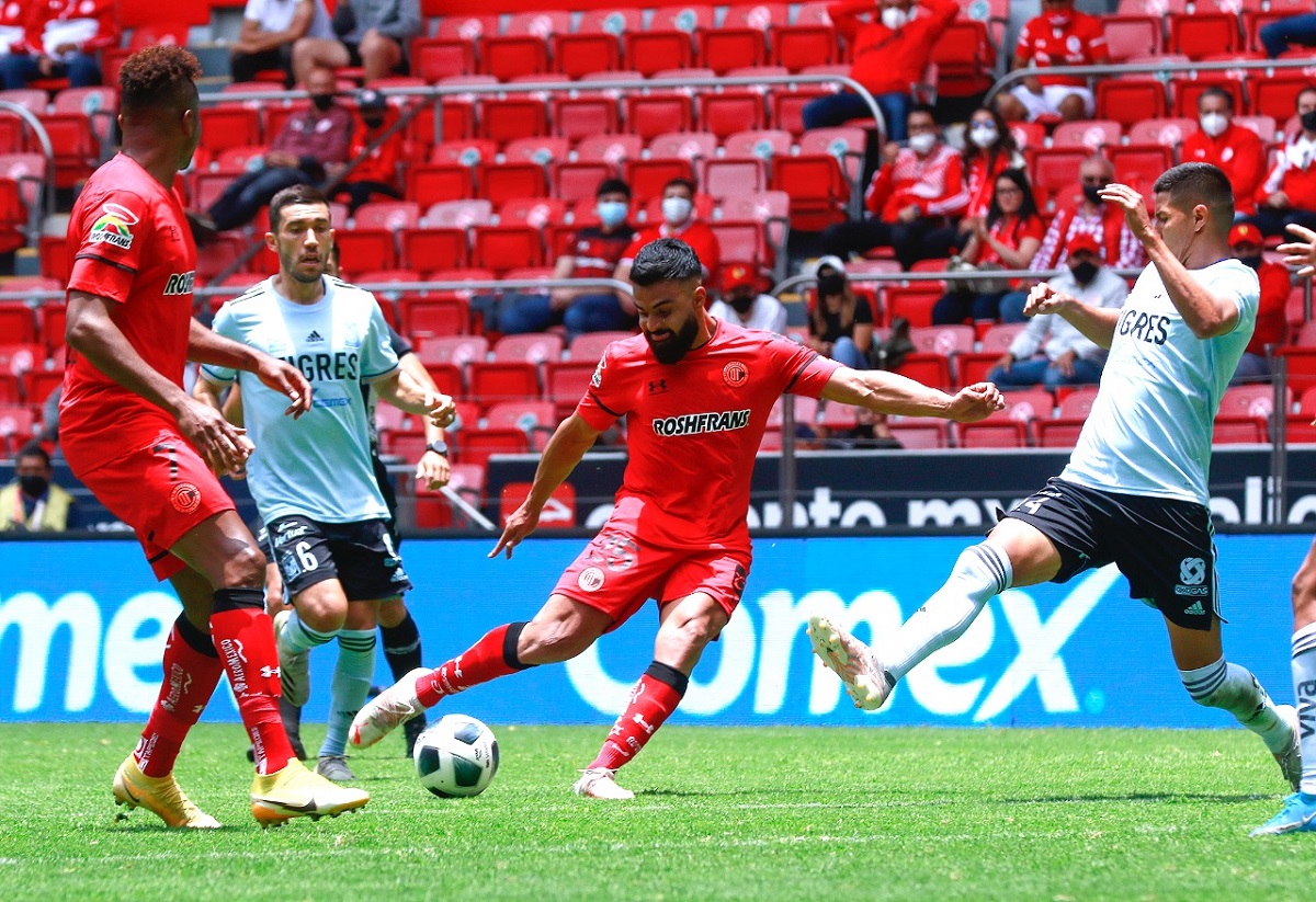 Toluca vence 3-1 a Tigres con goles de López, Canelo y Samudio