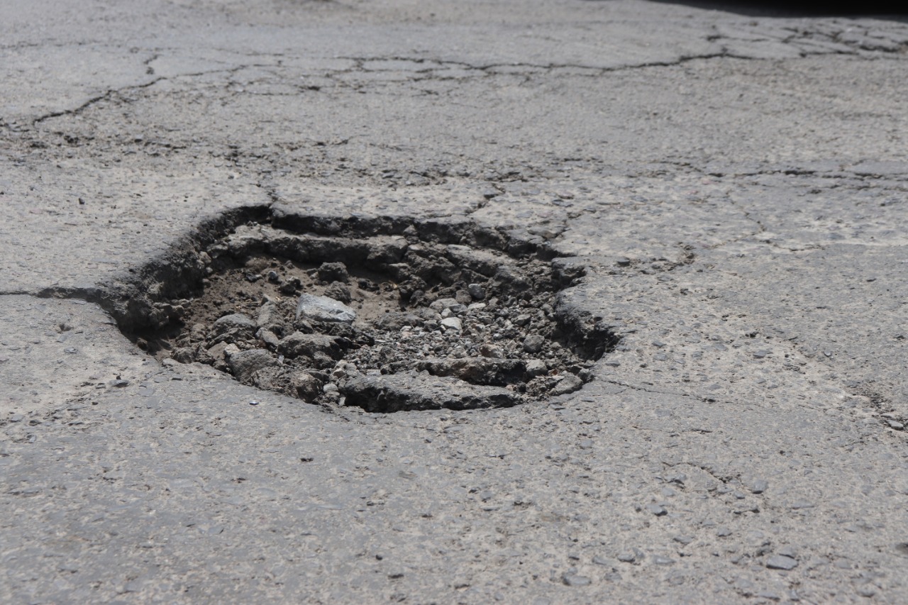 Exigen reparación de baches en la carretera federal Toluca-Zitácuaro