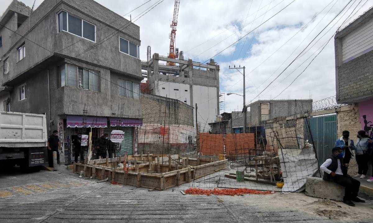 Retiran estructura irregular en San Isidro Ixhuatepec, Tlalnepantla