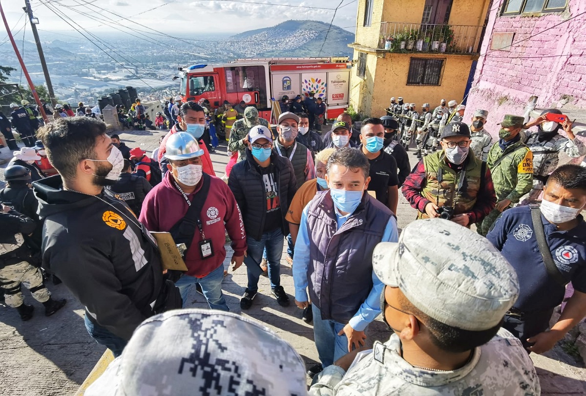 Piden localizar a los 10 desaparecidos  de la zona del cerro del Chiquihuite