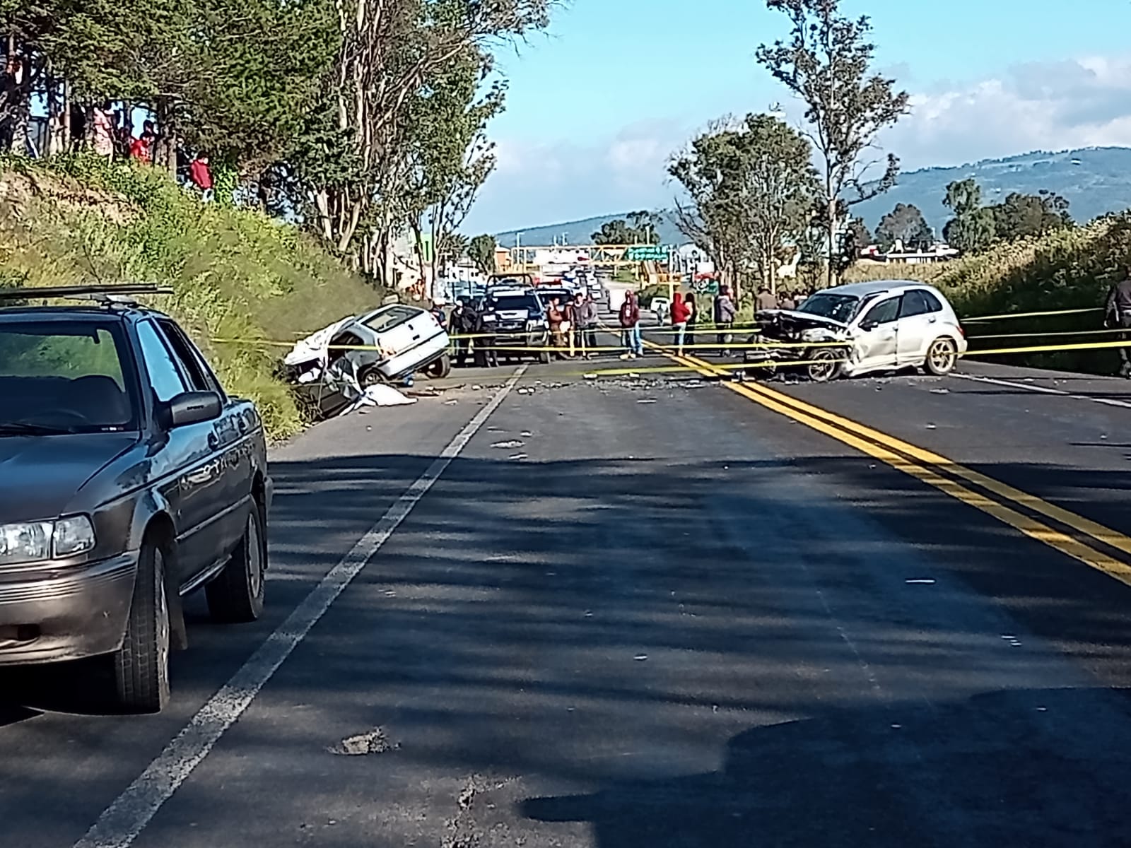 Fallecen albañiles en aparatoso accidente en la Toluca-Zitácuaro