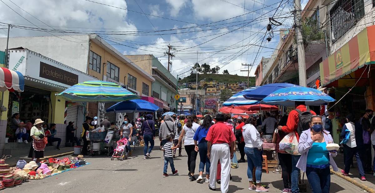 Olvidan pandemia durante festejos patrios en el Valle de Toluca