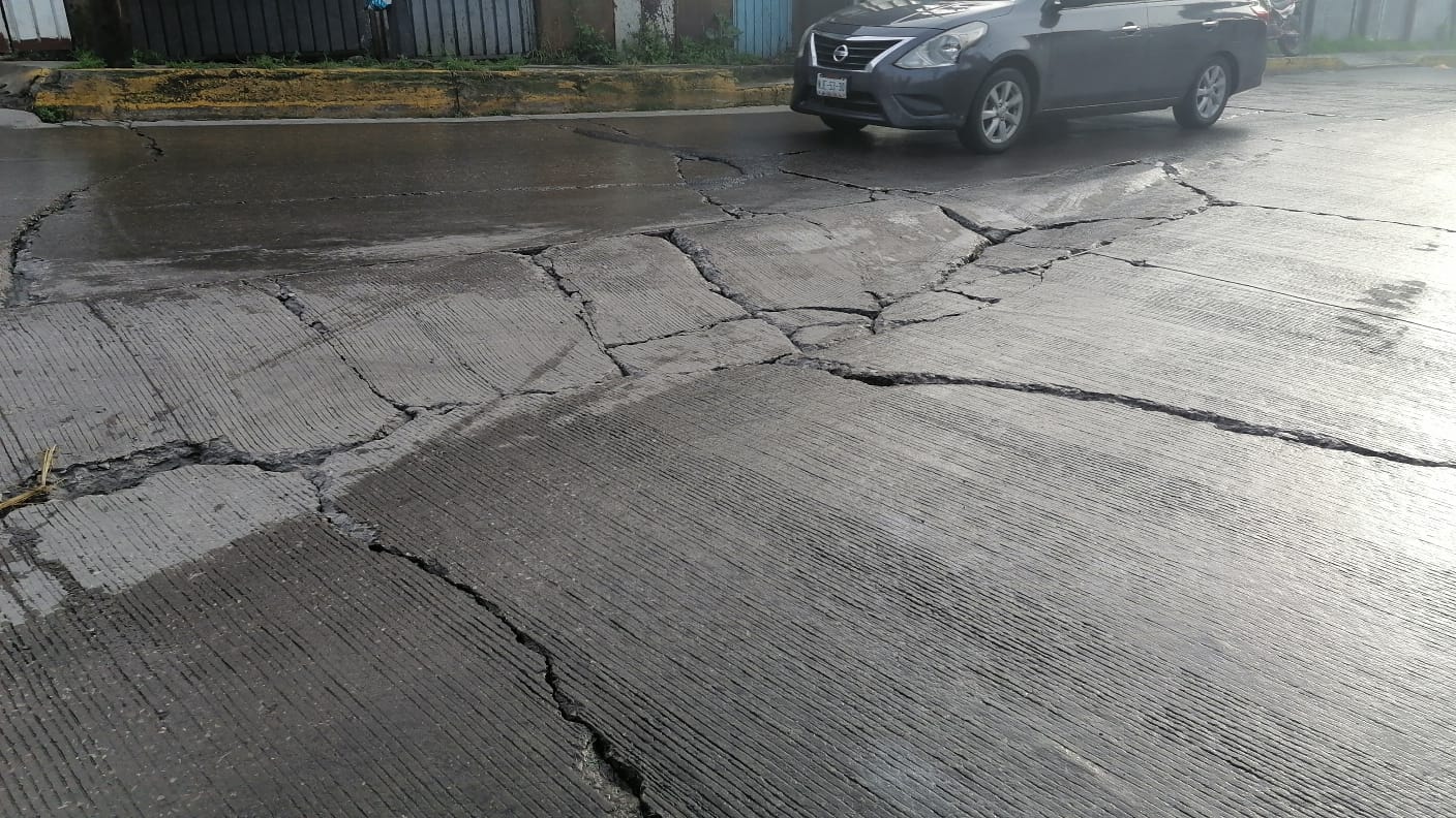 Aparecen fracturas en la colonia México 86, Naucalpan