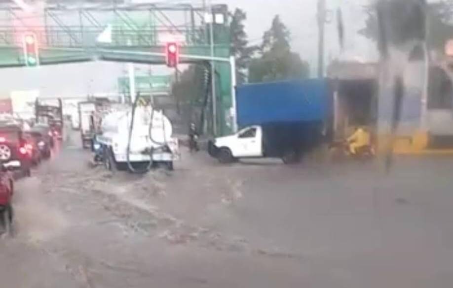 Video: Impactante tormenta inunda, otra vez, a Ecatepec