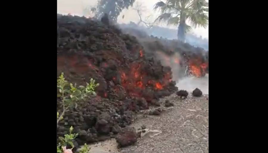 Videos: Volcán La Palma de islas canarias, hace erupción