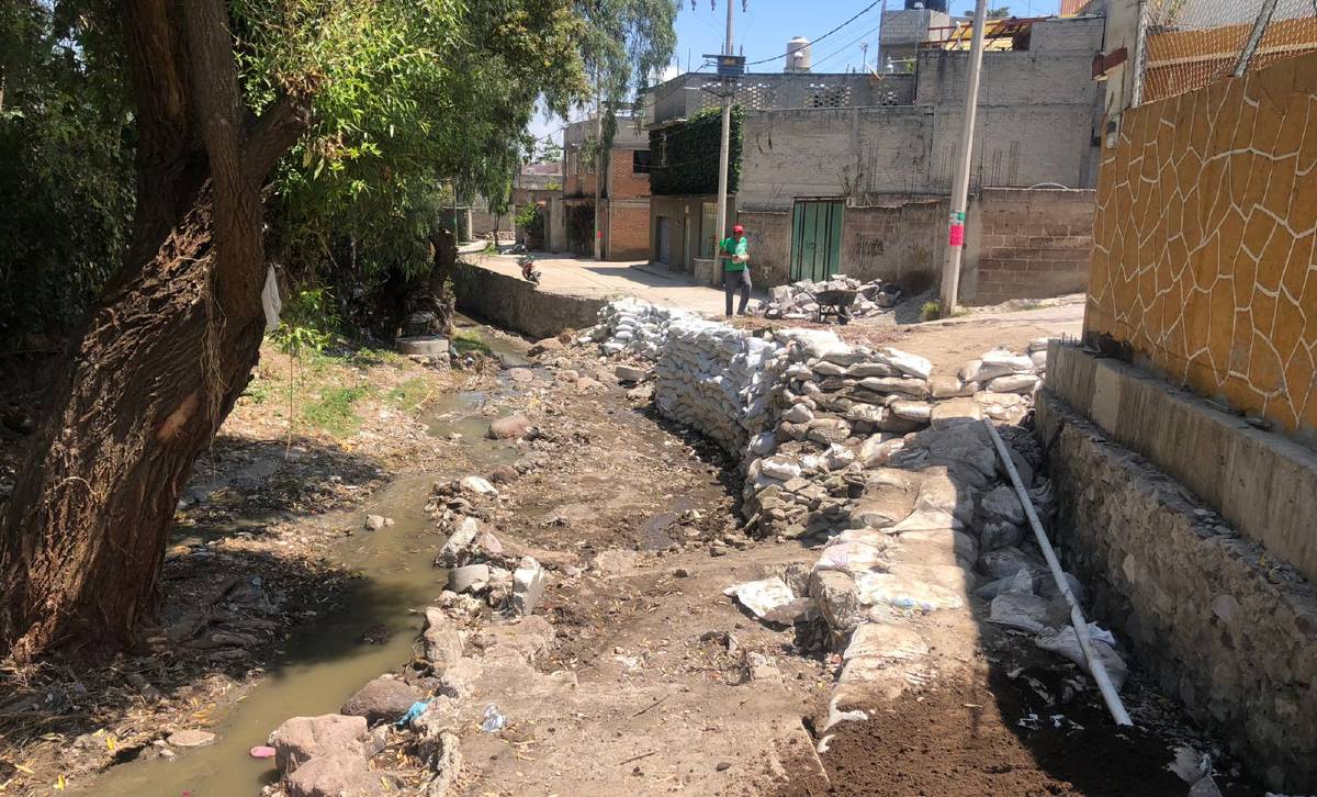 Video: Vecinos reconstruyen muros para prevenir inundaciones en Ecatepec