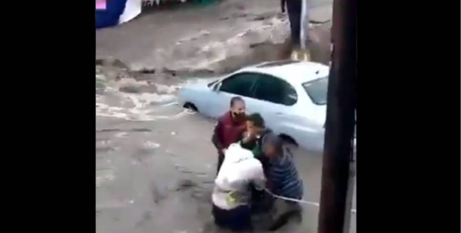 Video: Así salvaron a un bebé atrapado en las inundaciones de Ecatepec