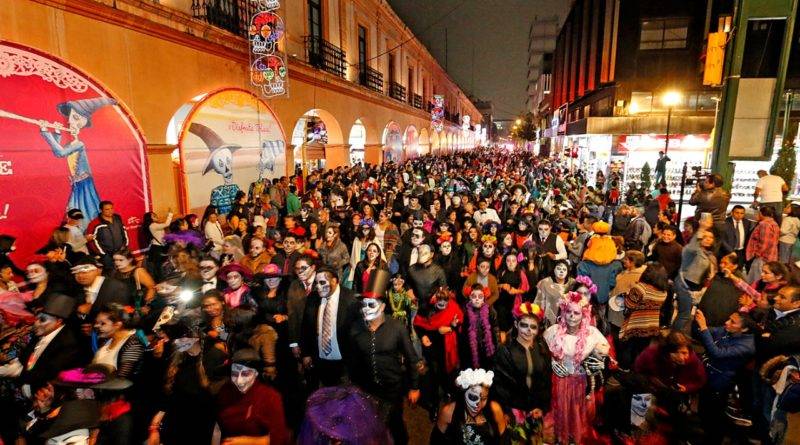 Sí va el paseo de Catrineando en Toluca