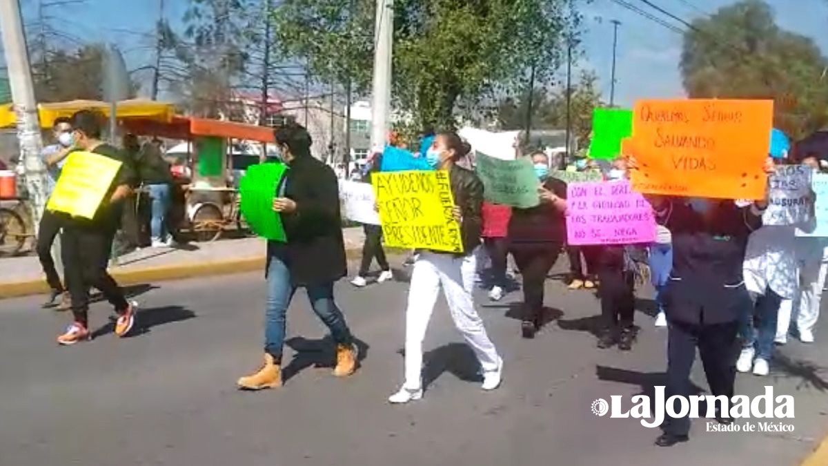 VIDEO: Protestan empleados de clínica clausurada en Zumpango