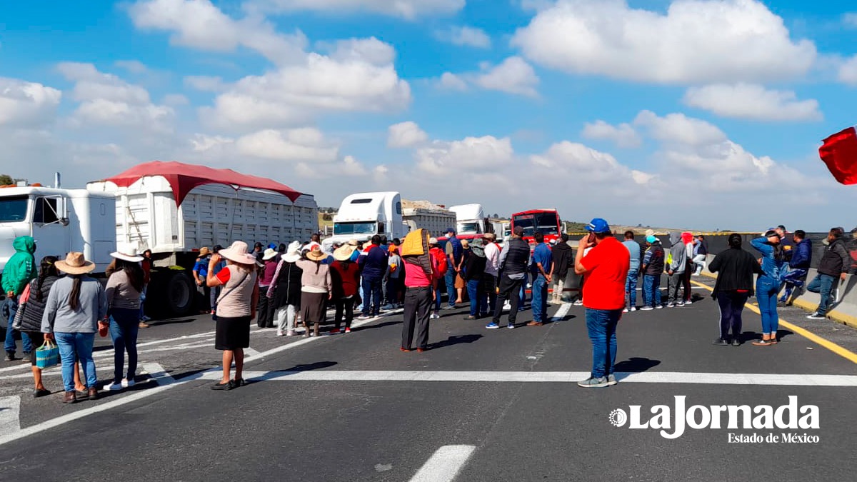 Video: Tianguistas de Temoaya bloquean libramiento Bicentenario