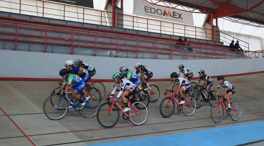 Actividad ciclista en el Velódromo “Belem Guerrero”