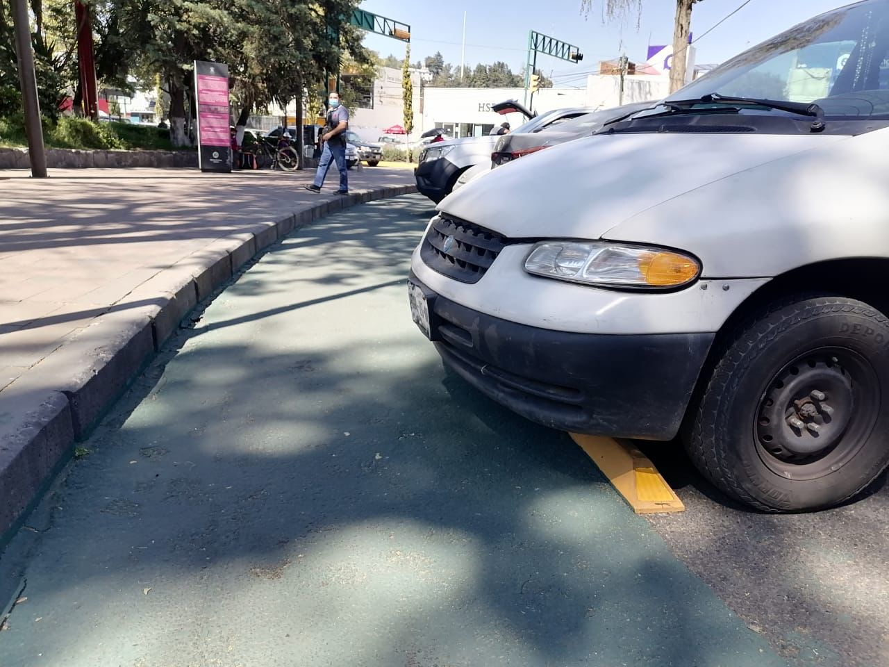 Se tienen que recuperar espacios para peatones y ciclistas