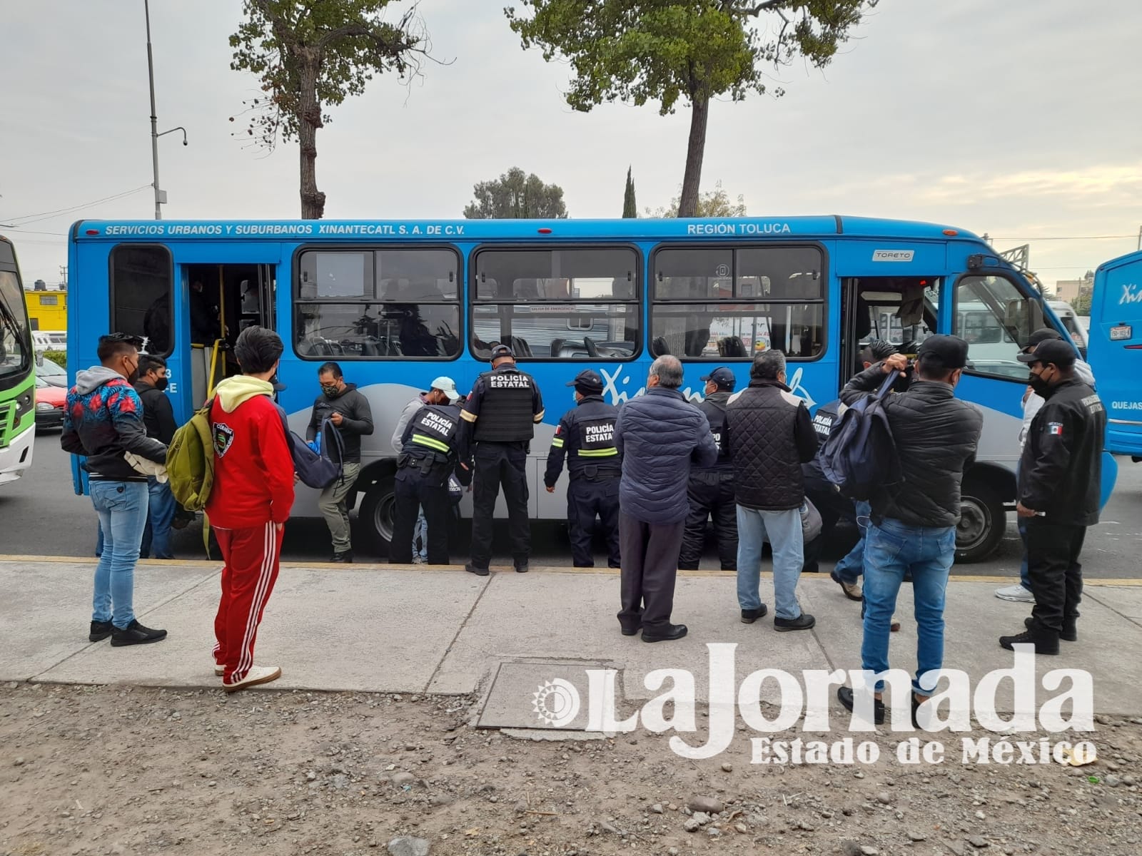 Implementan operativos contra robos en transporte público en Edomex