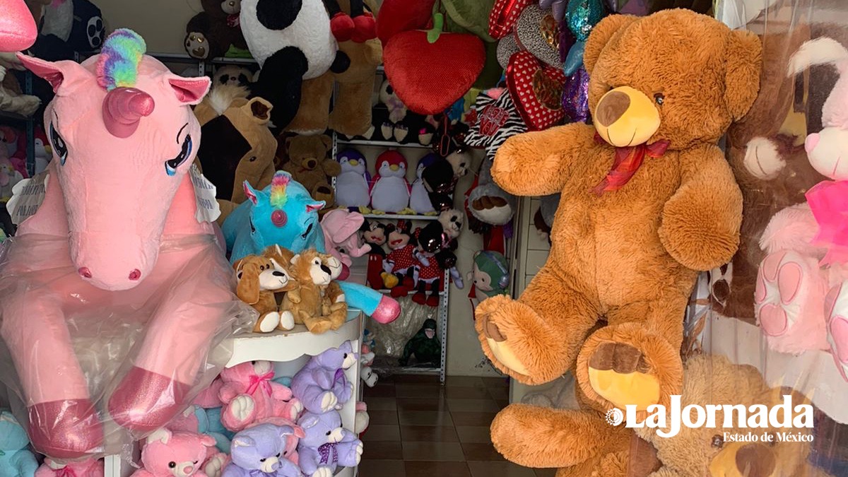 Desaparecen más de la mitad de productores de peluches en Xonacatlán por ventas bajas