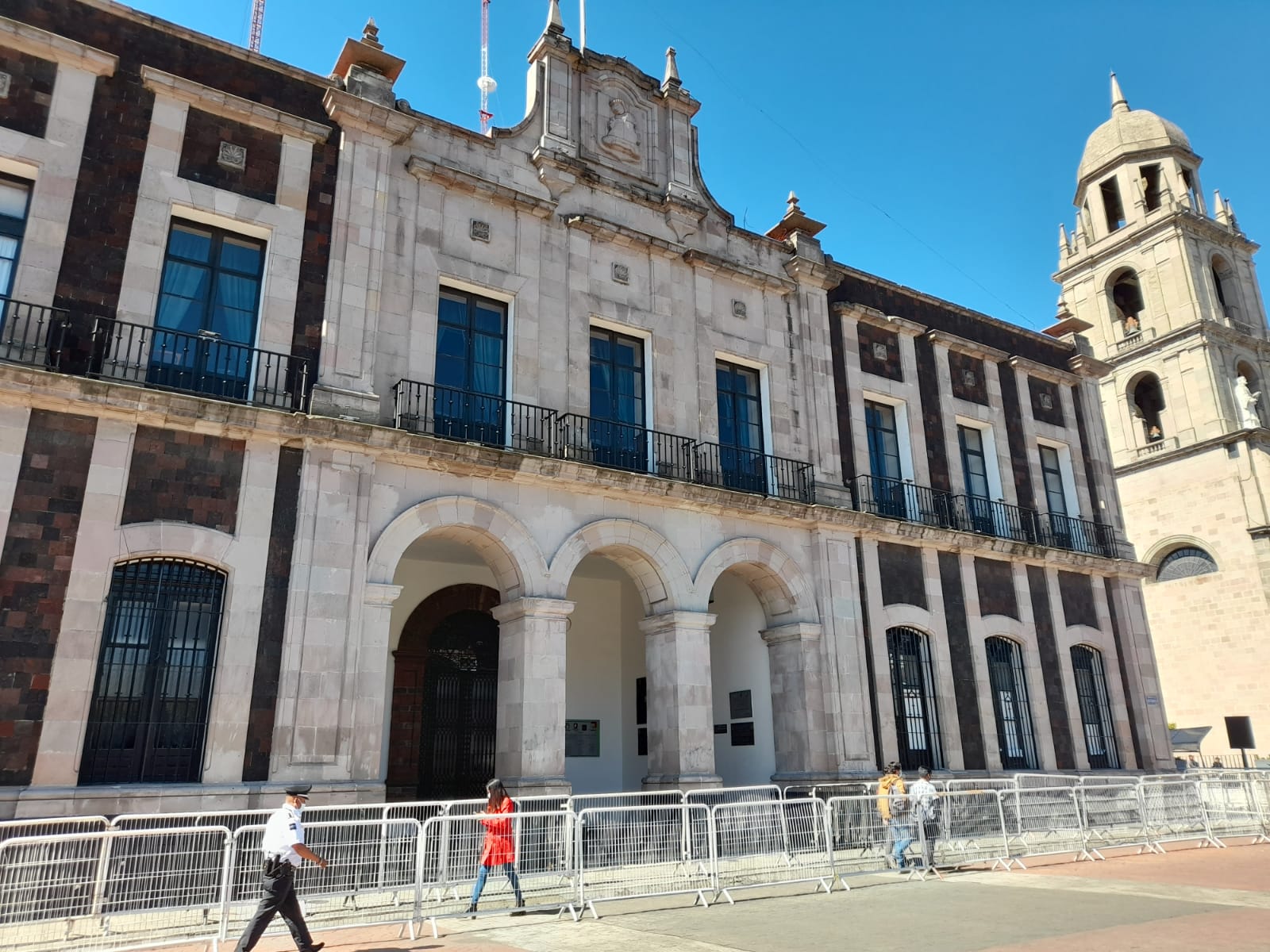 Temen quedarse sin aguinaldo trabajadores del ayuntamiento de Toluca