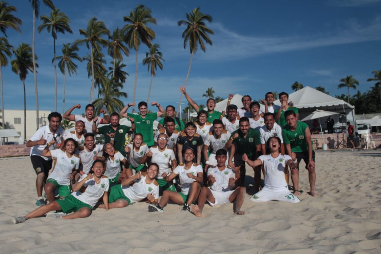 Gana UAEM doble oro en el Campeonato Nacional Universitario de Fútbol de Playa