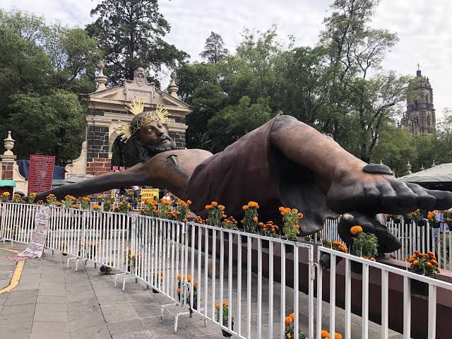 Ciudadanos piden se retiré figura del señor del Nicho que obstruye la movilidad en Tepotzotlán