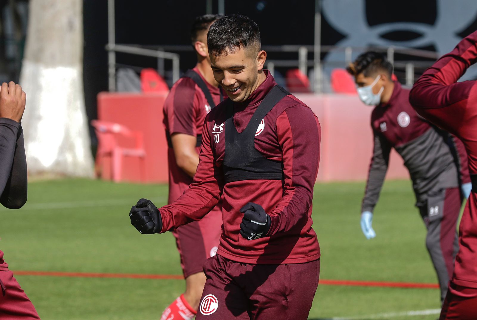 Leo Fernández, motivado dentro y fuera de la cancha