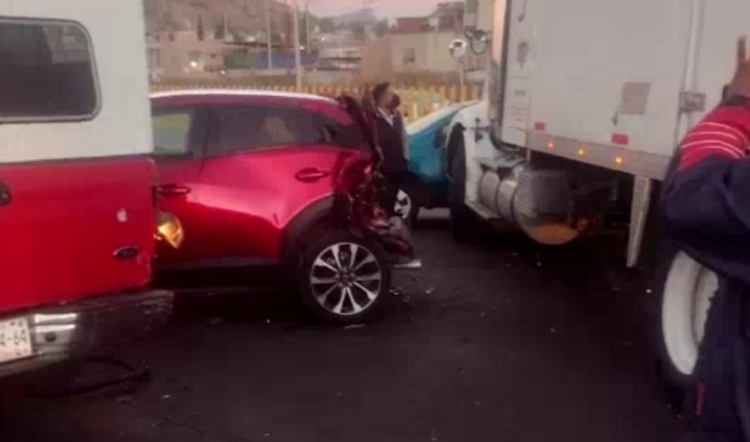 Video: Colapsa autopista México-Puebla hacia la CDMX, por tres accidentes