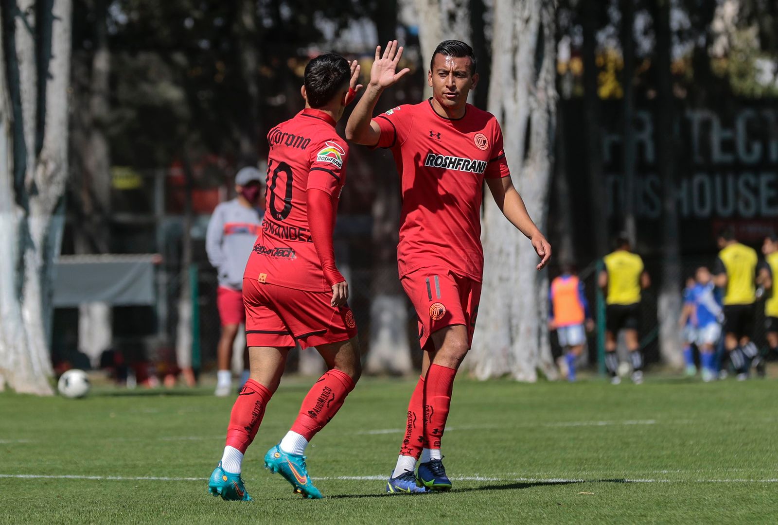 Diablos derrotan a Coyotes