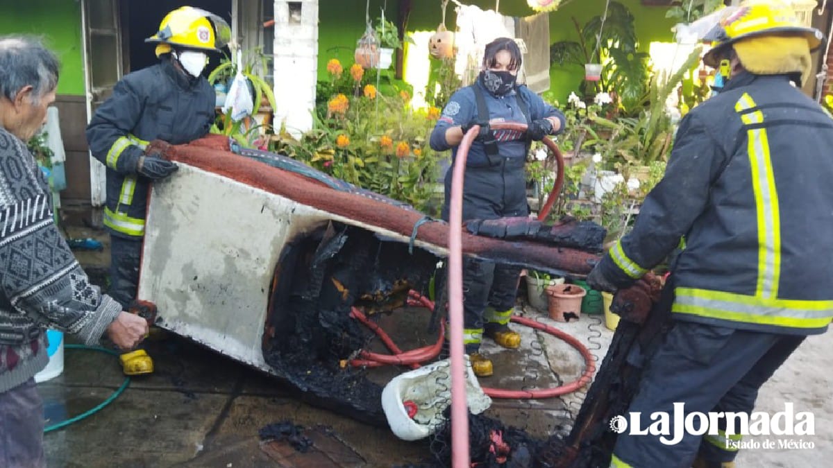 Familia sobrevivió a un incendio en Amecameca