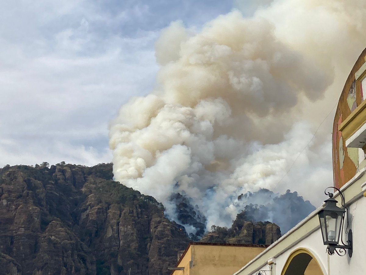 incendio en cerro de Tepoztlán