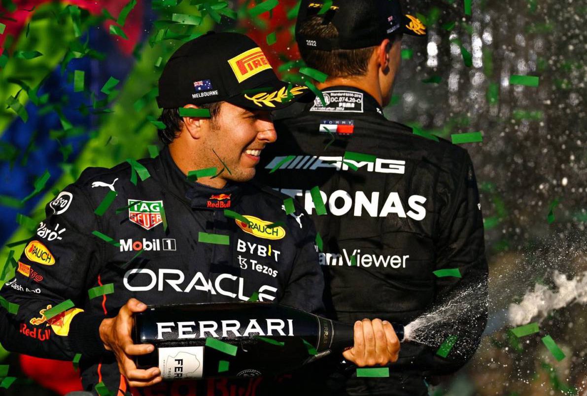 Checo Pérez logra segundo lugar en carrera de Australia