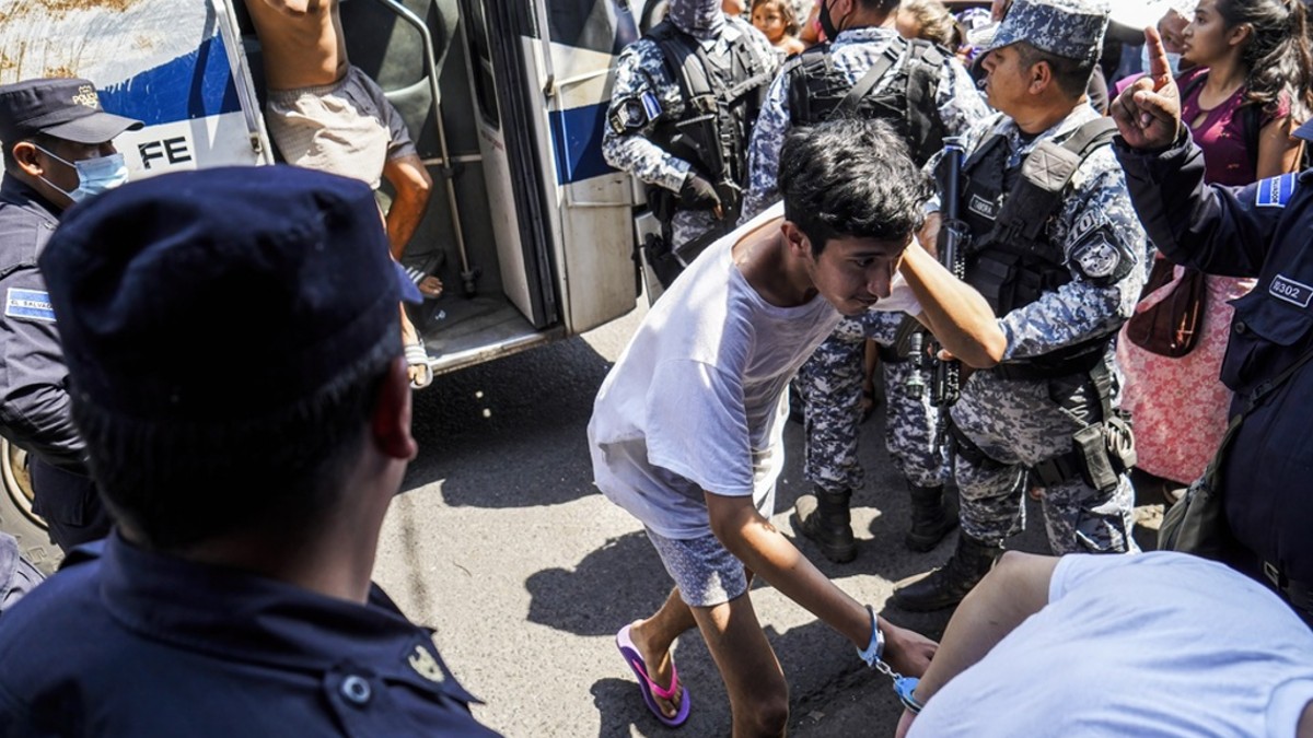 Hasta 15 años de cárcel en El Salvador por difundir mensajes de pandillas