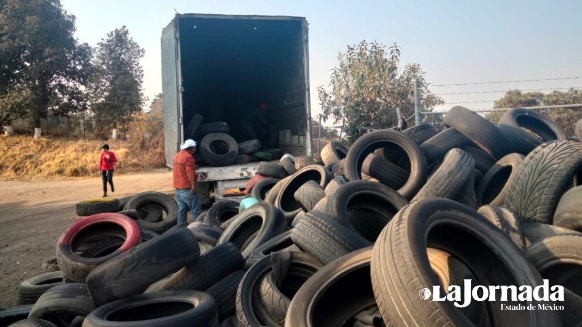 Retiran más de 2 mil  llantas viejas en el Relleno Sanitario de Amecameca