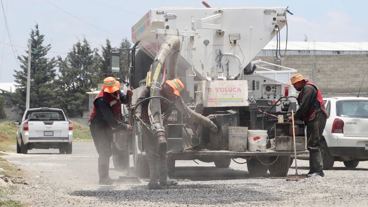 Reconocen grave problema de bacheo en Toluca