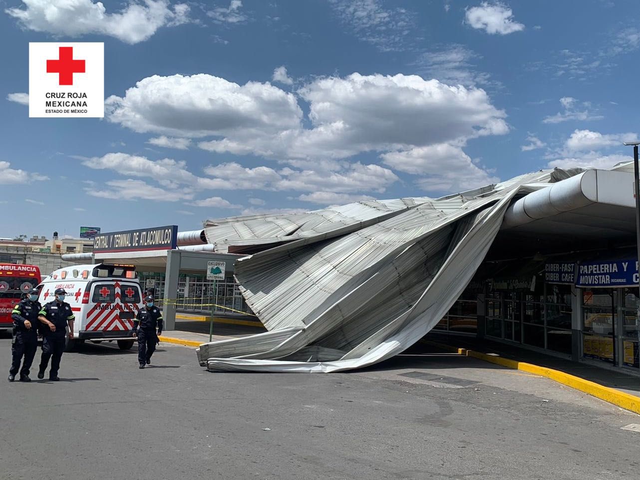 (Video) Colapsa domo de la Central Camionera en Atlacomulco