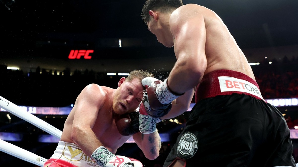 ‘Canelo’ Álvarez cae ante el ruso Bivol; segunda derrota de su carrera