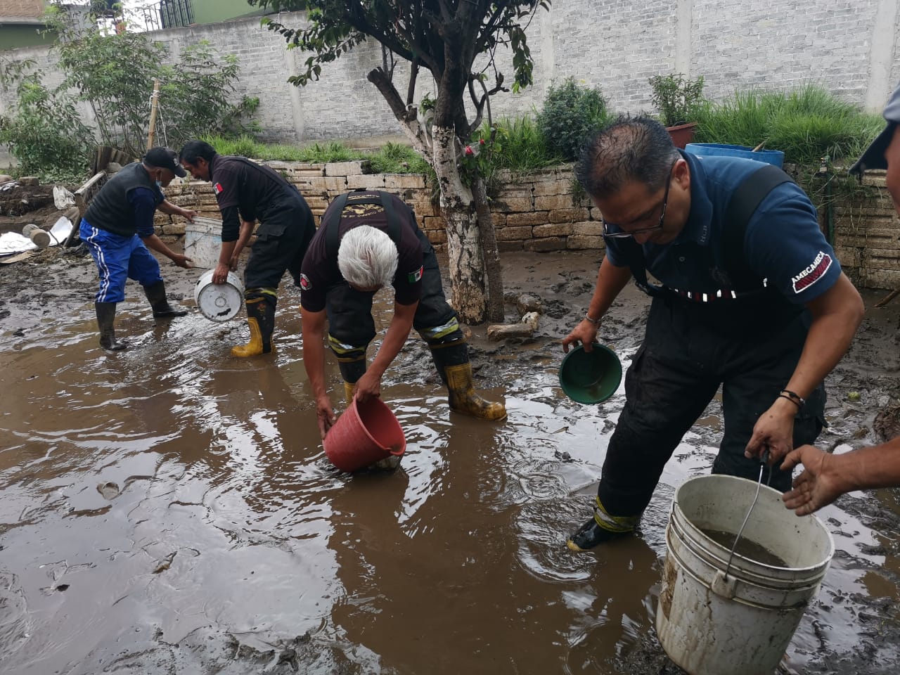 casas afectadas por el desbordamiento del río “La Verdura”