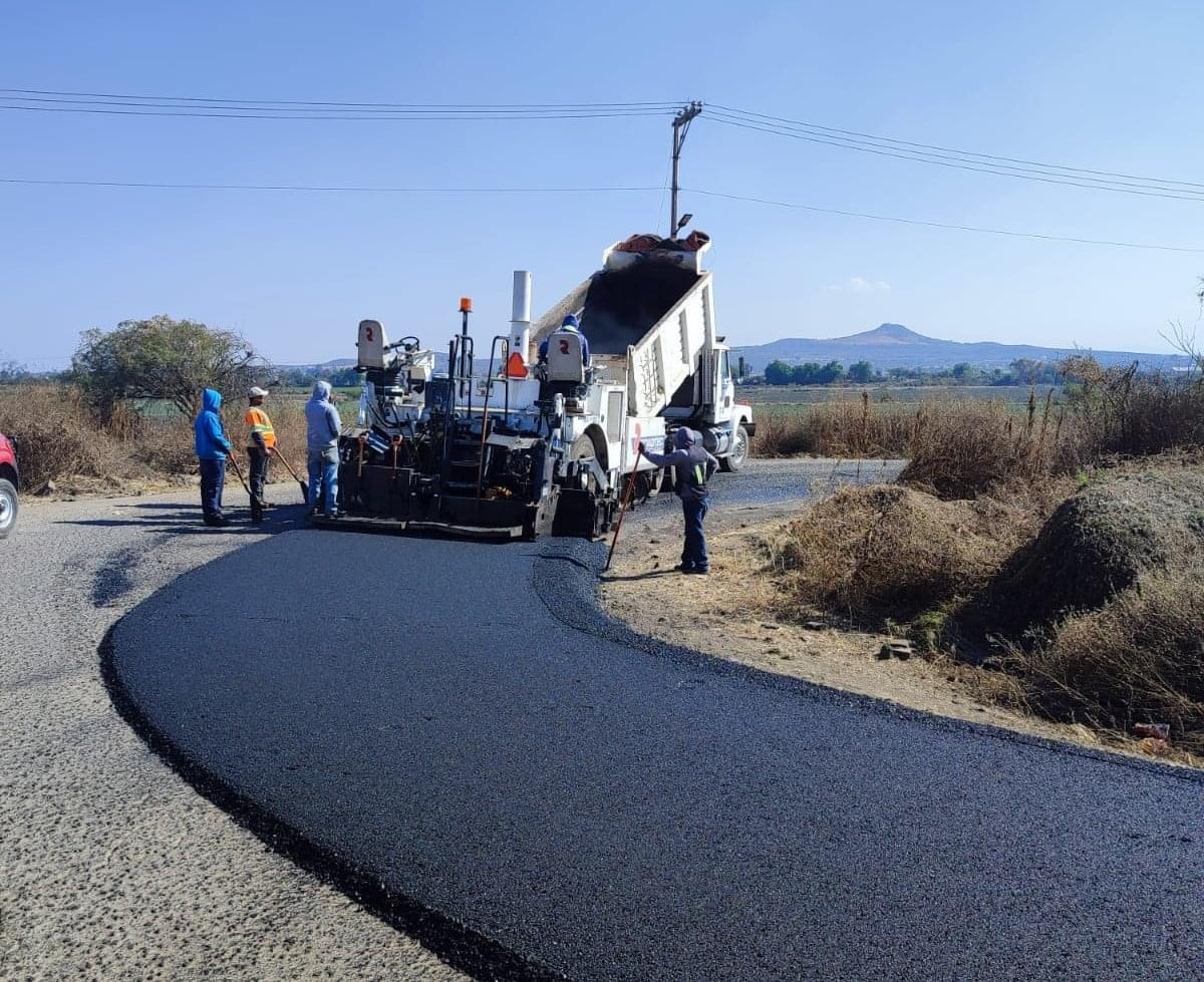 Bacheo en calles de Toluca