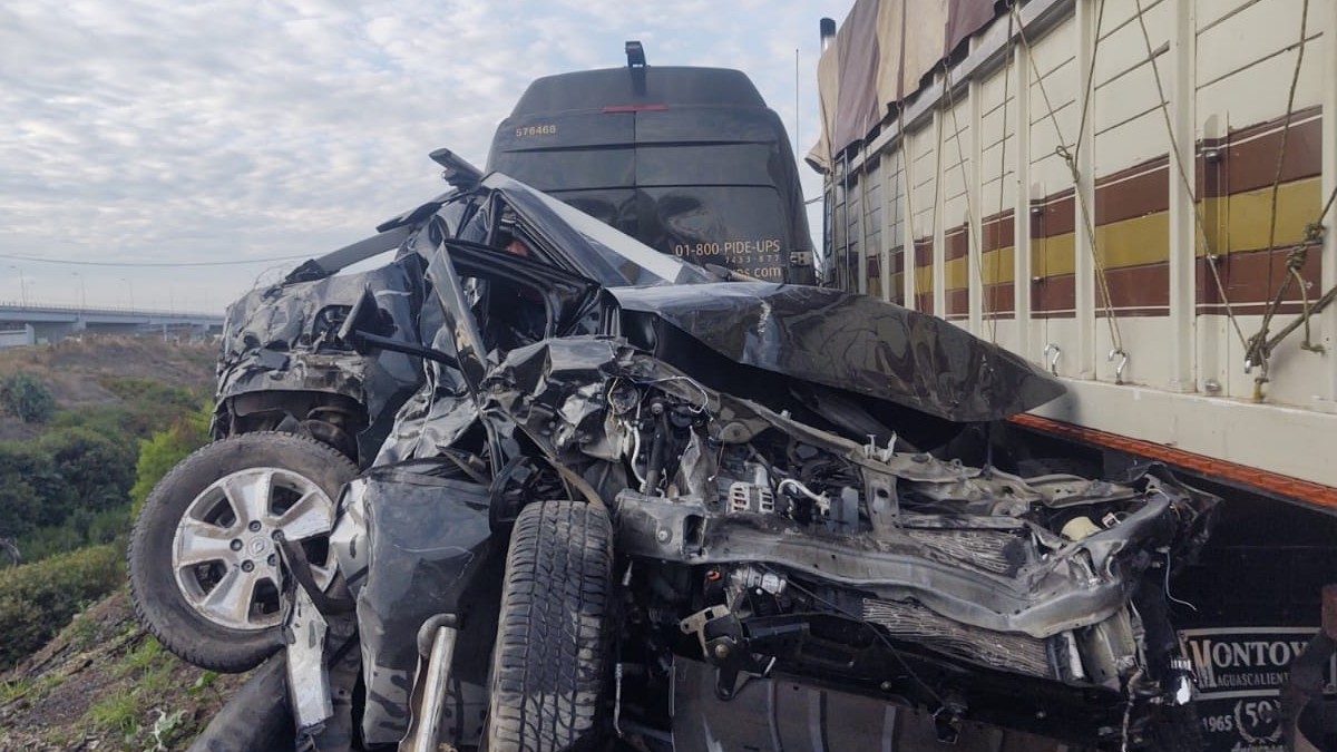 Muere mujer en aparatoso accidente sobre el Circuito Exterior Mexiquense