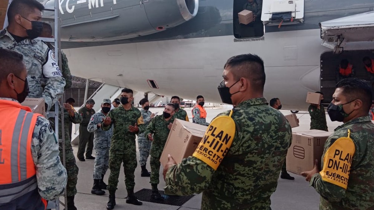 Desde el AIT salen despensas para damnificados en Oaxaca