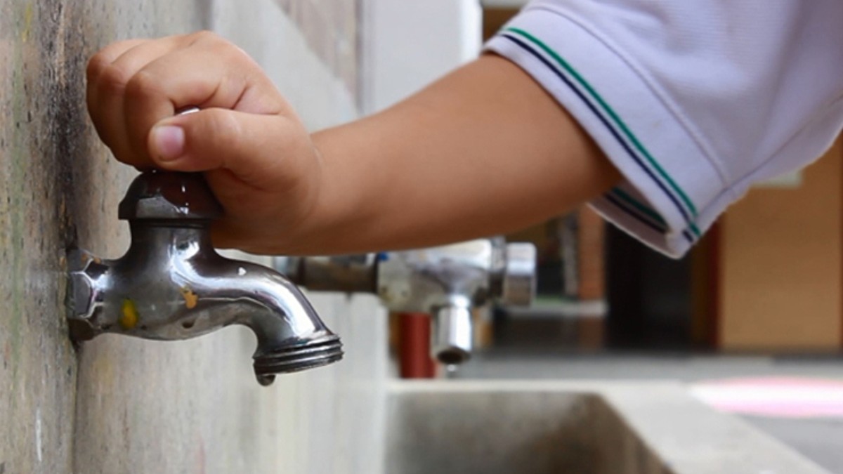 Drenaje y agua, otras carencias en escuelas públicas mexiquenses