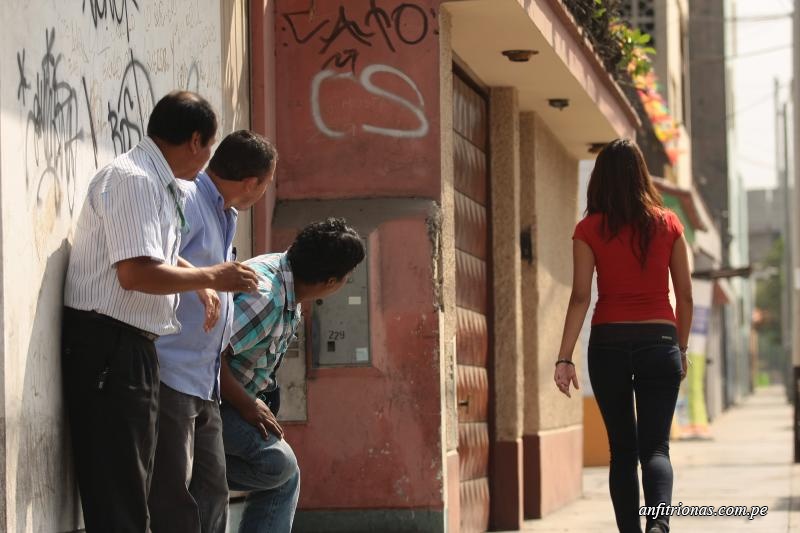 Arrestos y multas por piropos