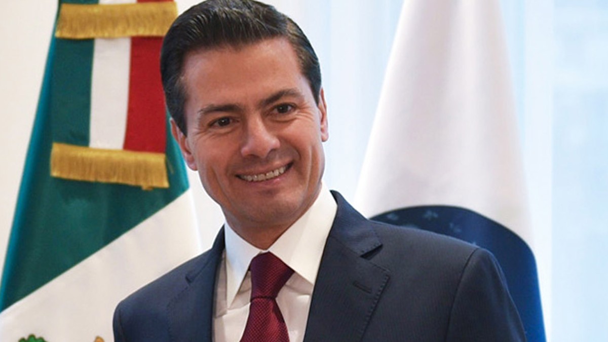 Presenta la UIF denuncia contra Peña Nieto