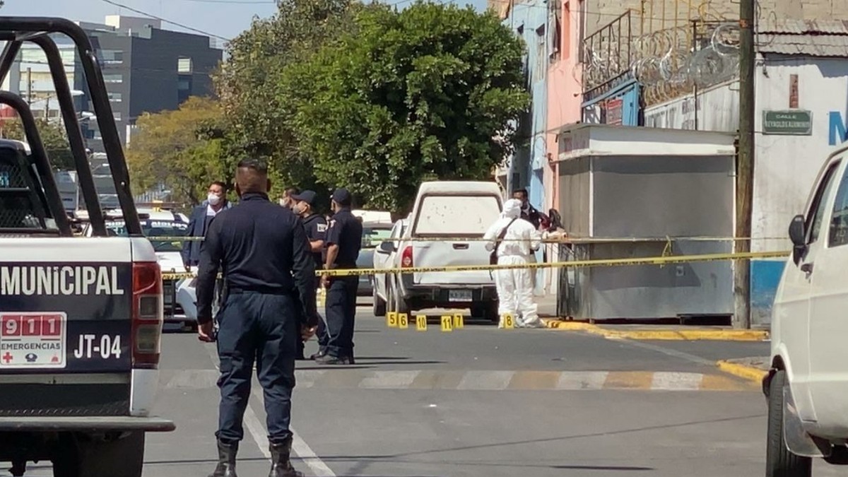 Asesinan a elementos de Protección Civil de Tlalmanalco fuera de un bar