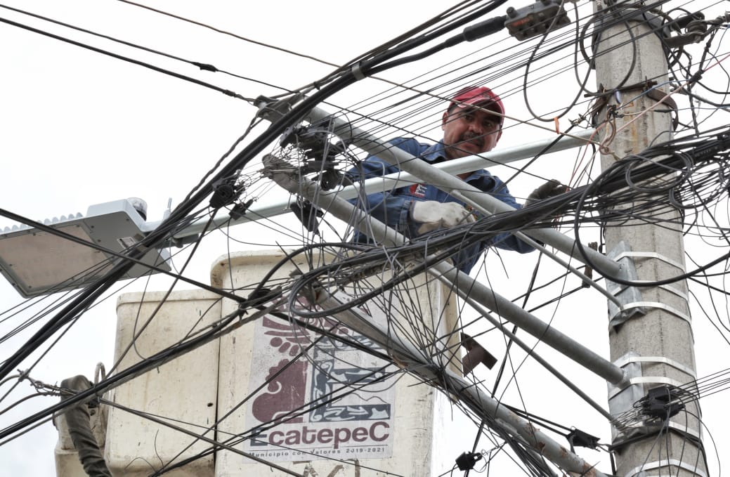 Ecatepec inicia instalación de 10 mil luminarias para reforzar la seguridad en el municipio