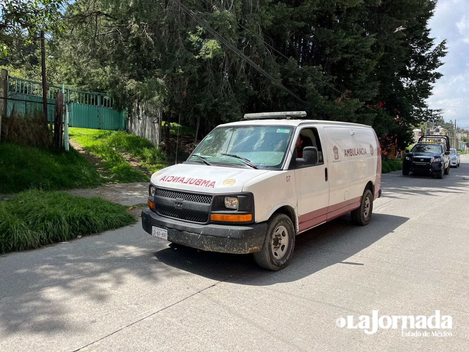 En zanja encuentran cadáver de hombre en Zinacantepec